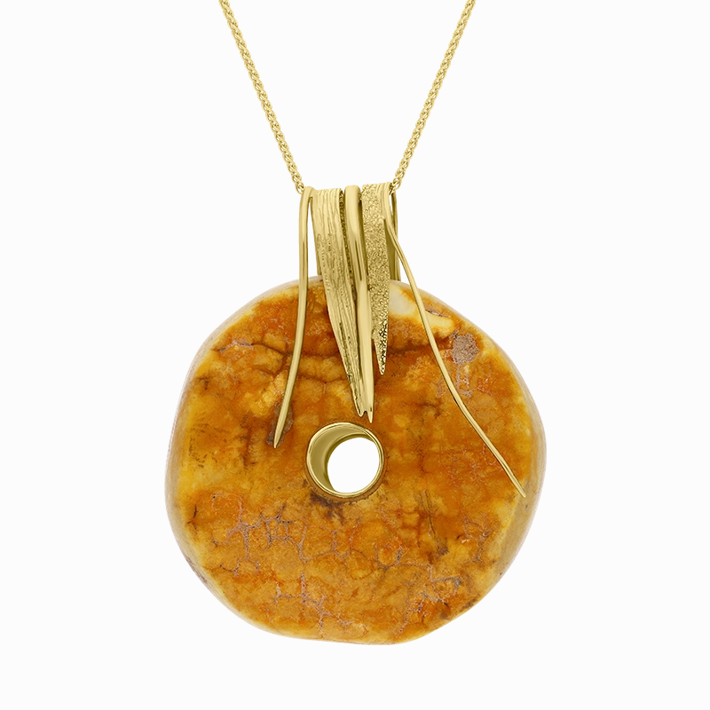 18ct Yellow Gold Amber Donut Shaped Pendant Necklace D