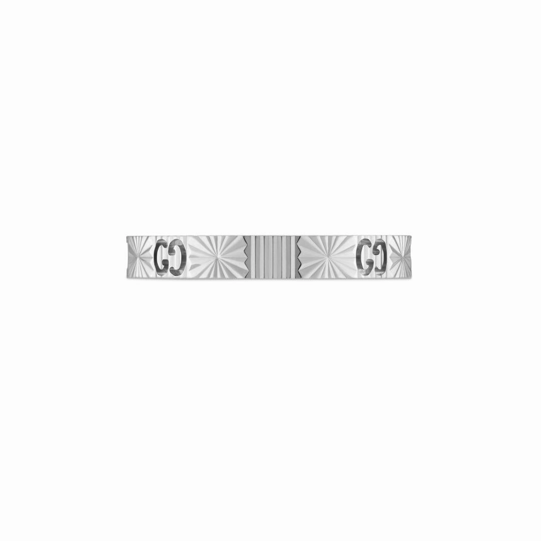 Gucci Icon 18ct White Gold Diamond Heart Band Ring D