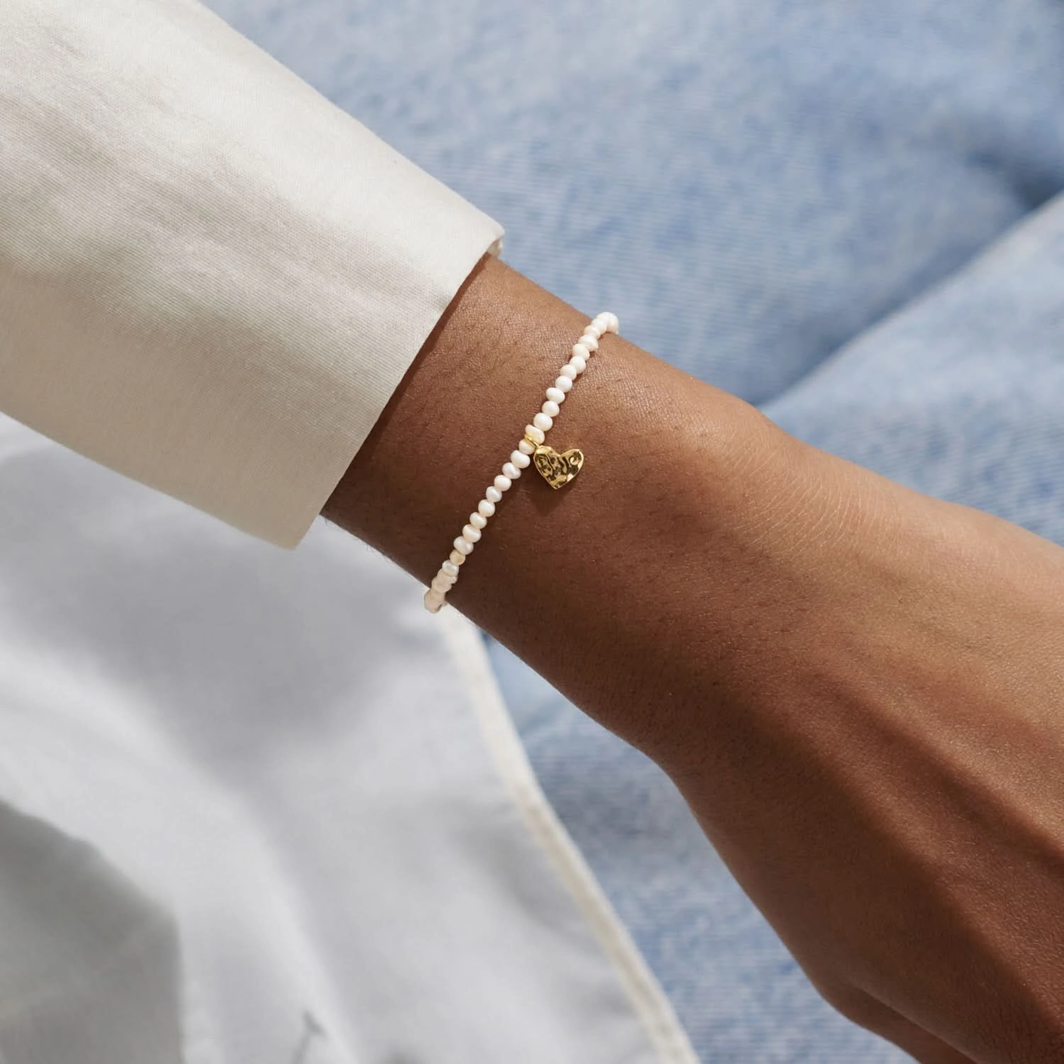 Mini Charms Natural Matte Pearl Heart Gold Plated Bracelet 8600