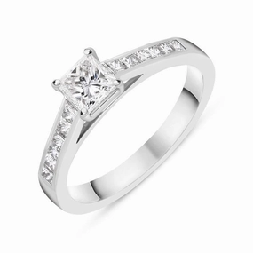 Platinum 0.70ct Diamond Princess Cut Shoulder Solitaire Ring D