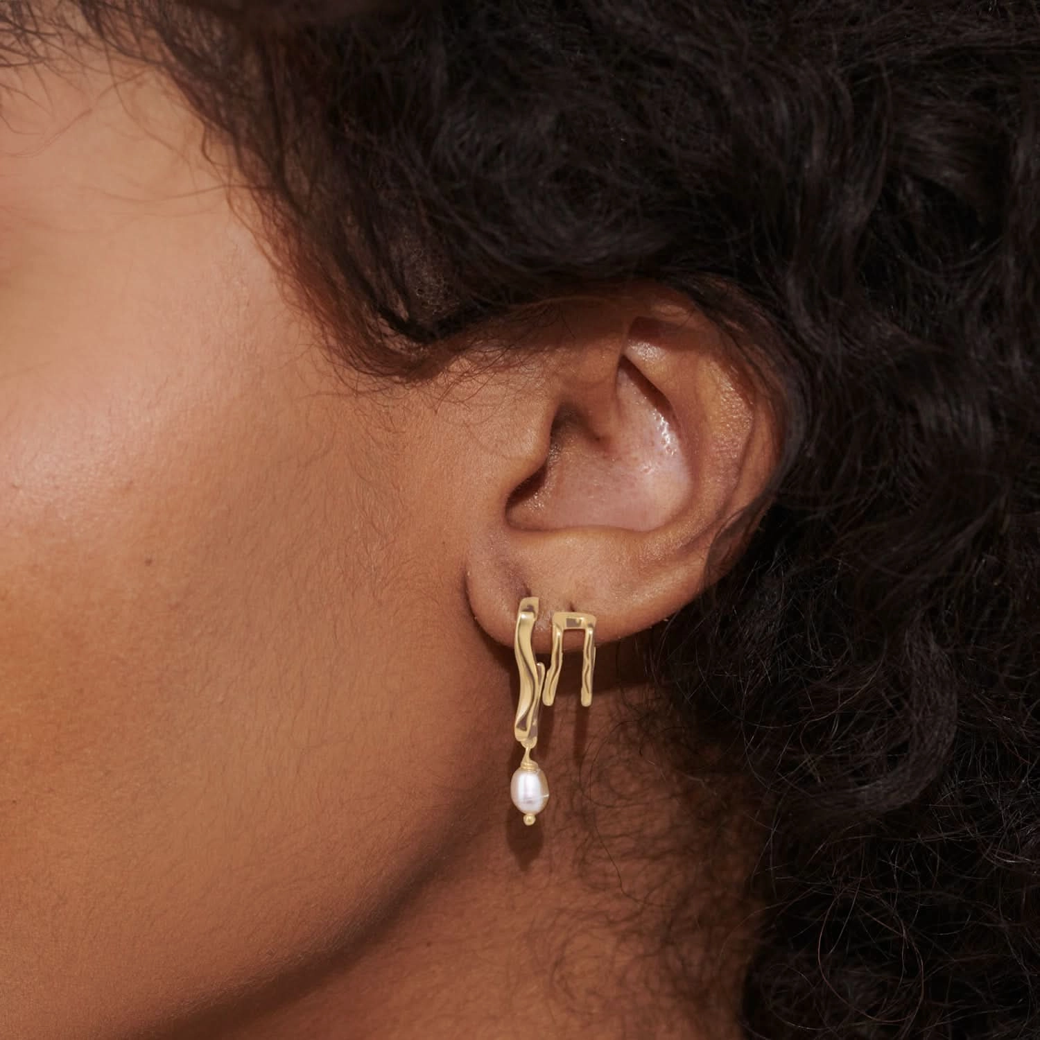 Soul Shine Stack Textured Pearl Gold Plated Set of 2 Hoop Earrings 8473
